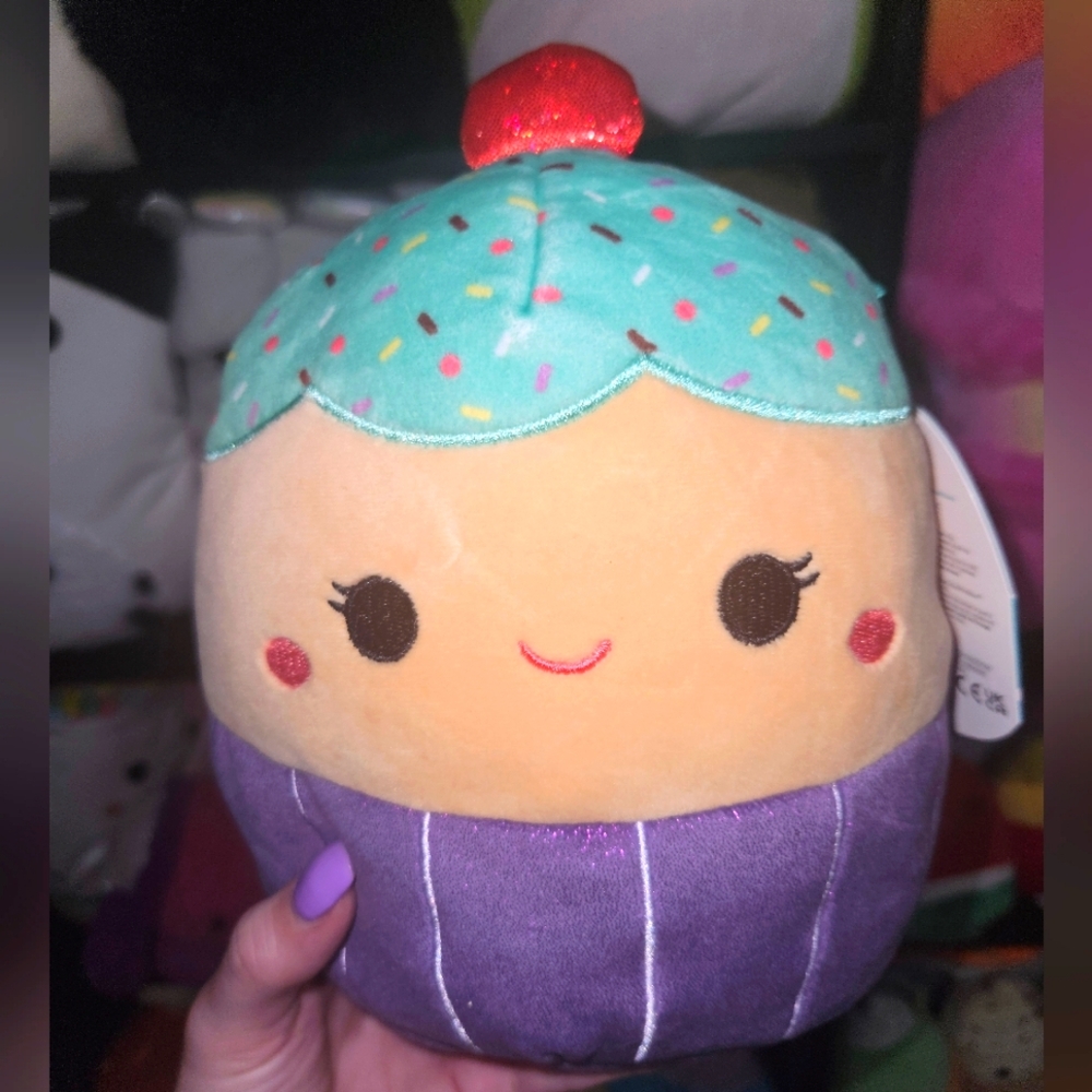 NWT Blyne 🧁 The Blue Frosted Cupcake Claire's Exclusive! Squishmallow 8" Plush